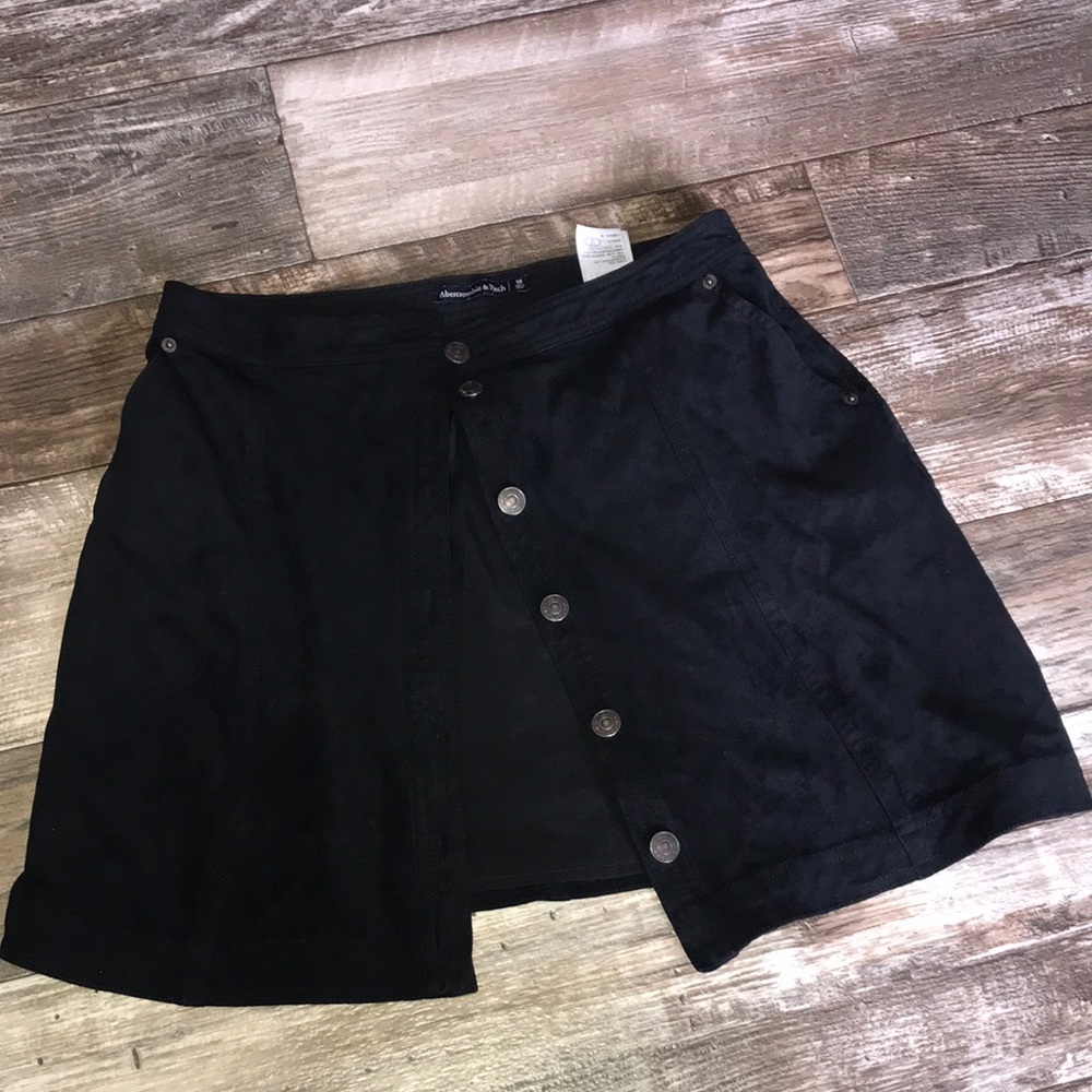 COPY - Black Abercrombie button skirt